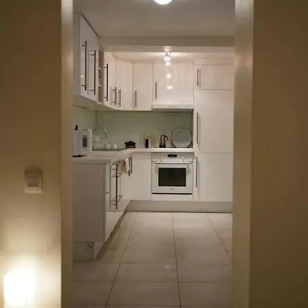 Διαμέρισμα Lumineux Avec Jardin *